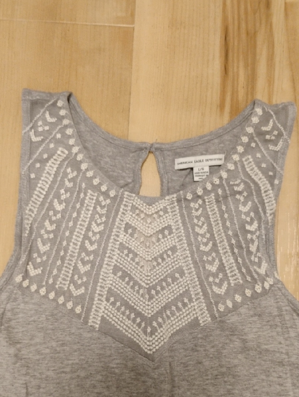 American Eagle Gray Crochet Yoke Top Handkerchief Hem Boho Size Large - Picture 3 of 6